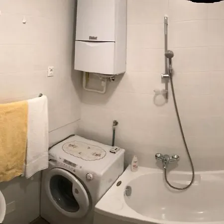 Angela With Private Garage Slot Apartamento *