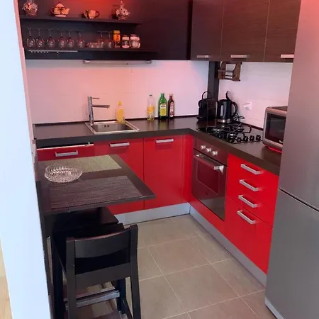 Angela With Private Garage Slot Pula