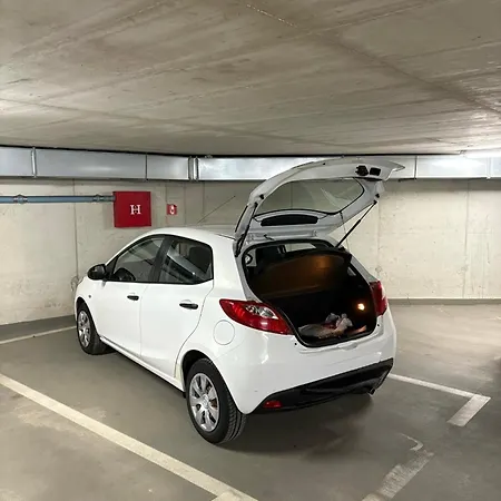 Angela With Private Garage Slot *